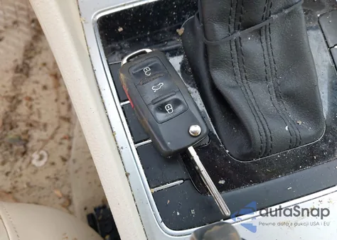 2013 Volkswagen Passat 2.5L Se z USA, uszkodzony, nr VIN 1VWBH7A31DC034310